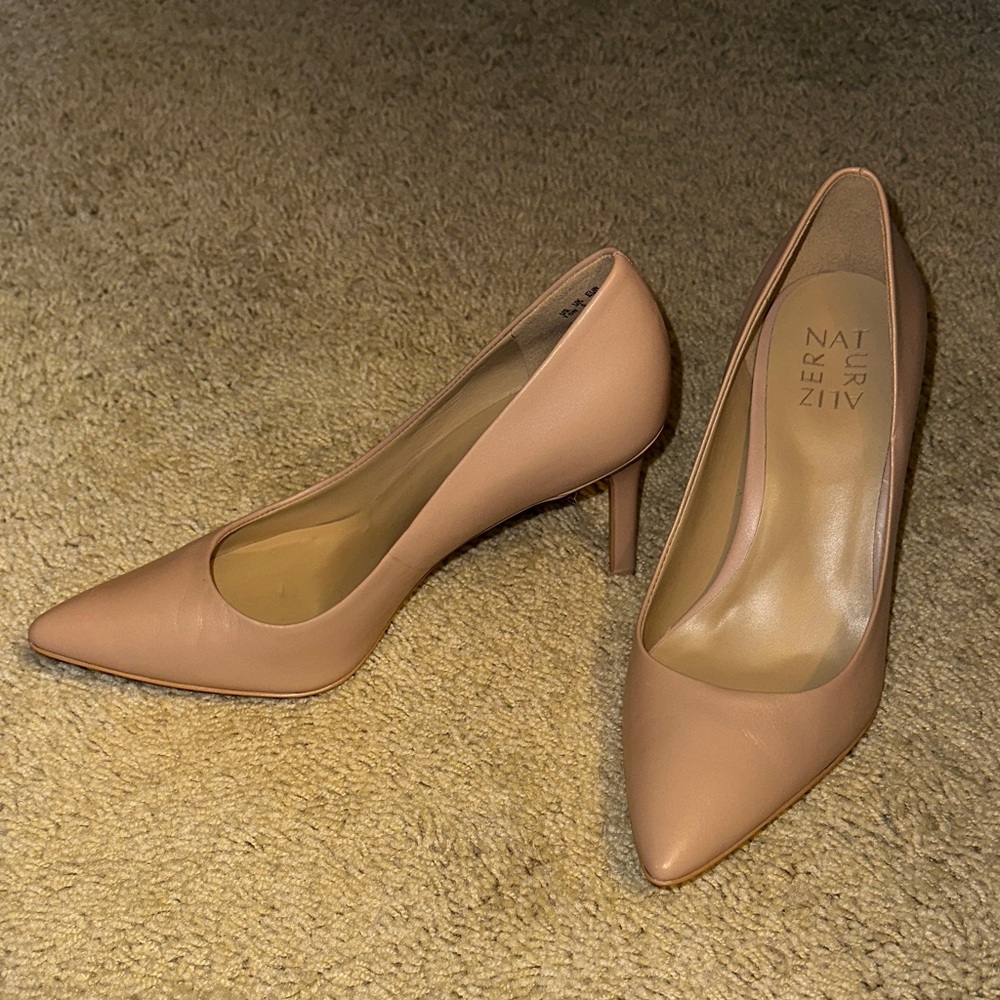Naturalizer Heels Women’s Size 7.5 Wide Nude WORN ONCE
